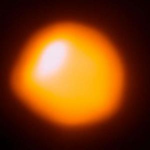 Астероидът Леона ще затъмни Бетелгейзе - една от най-ярките звезди на небосклона