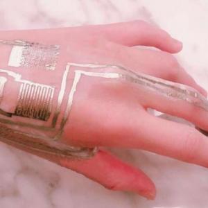 Електронните схеми вече могат да бъдат принтирани директно върху кожата
