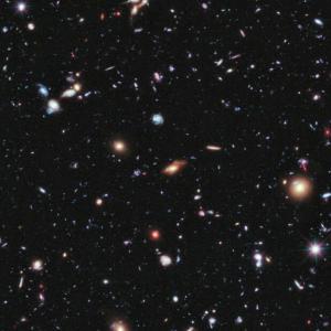 Земята не е плоска, но Вселената вероятно е