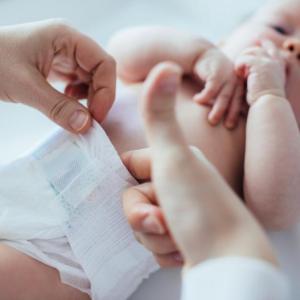 Как правилно да се грижим за пъпчето на новородено