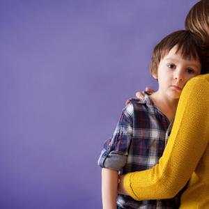 Престанах да гушкам детето си, когато е тъжно