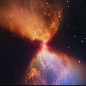 „Джеймс Уеб“ засне протозвезда, образувала огнен пясъчен часовник