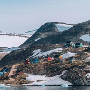 Гренландия: климатът топи леда, геополитиката – правилата