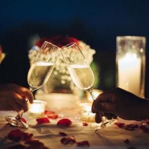5 конкретни ползи за двойката от романтичната вечеря на свещи