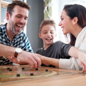 Защо логическите игри са подходящо забавление за цялото семейство