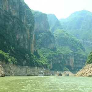 Учени развъждат редки и застрашени видове в най-дългата река в Китай 