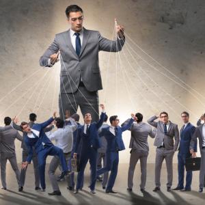 Хората, вманиачени в контрола, са неефективни мениджъри