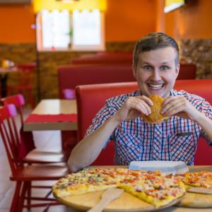 Искате да ви е по-вкусно? Не ползвайте прибори, хапвайте с ръце