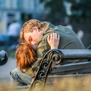 Обмяната на слюнка може да ни помага да се влюбим