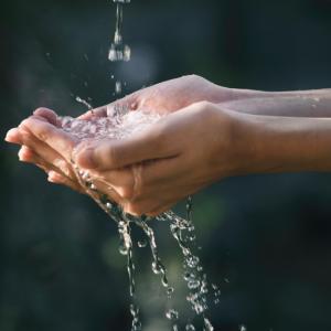 Екологична технология премахва токсичните PFAS от водата