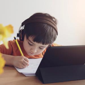 Как да помогнем на децата си в онлайн ерата?