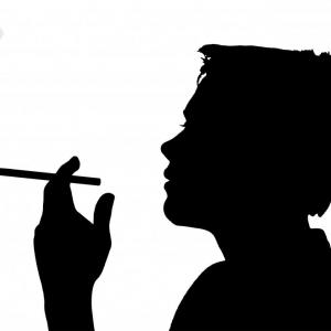 Тийнейджърът пуши: как да реагираме и какво да кажем