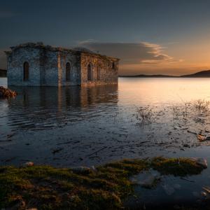 „Потопената църква“ – безмълвен спомен от друго време