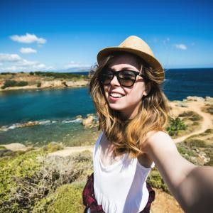 Неочакваната връзка между селфито и себеоценката