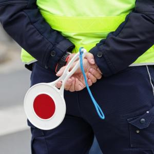 Виц: Катаджия спира бензиновоз