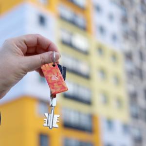 Виц: Скъпа, вече ще живеем в скъп апартамент, както ти искаше!