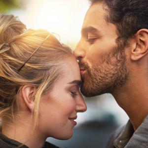 Посланията, които един мъж очаква да получи от любимата си