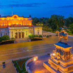 Виц: Политици приемат закон с три поправки