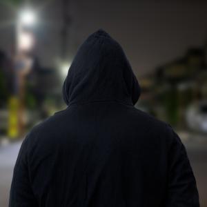 Виц: Бандит напада политик