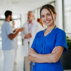 Назначаването на повече медицински сестри повишава удовлетвореността на болничния персонал