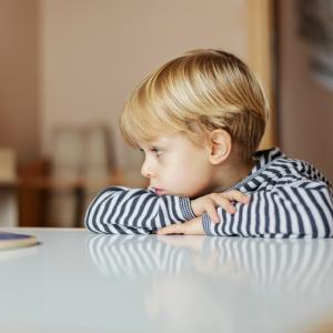 Медикаментозното лечение на синдрома на дефицит на вниманието и хиперактивност може да има положителен ефект върху поведението на пациентите 