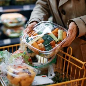 Австралийски учени създадоха биоразградимо фолио от хранителни отпадъци