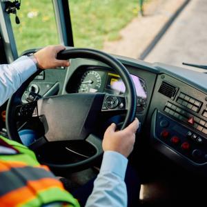 Виц: Карам Мерцедес за 150 000 евро