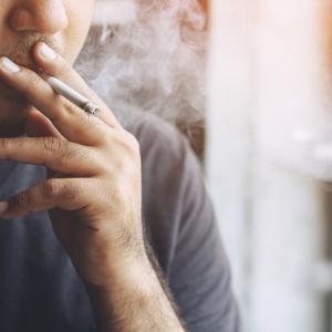 Отказването от цигарите дори в по-късна възраст забавя отслабването на паметта