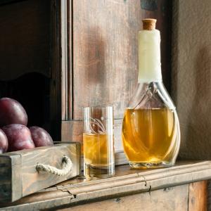 Виц: Едно шише ракия срещу мъката