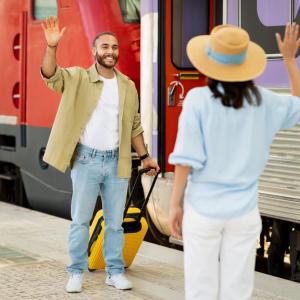 Виц: Посрещам жената на гарата, а тя недоволна