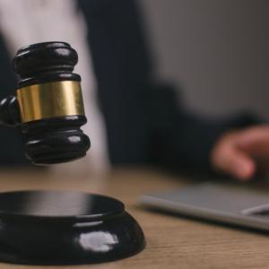 Виц: Знаете ли колко ще ви дадат за неверни показания?