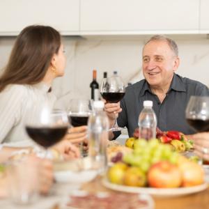 Виц: Тъстът пита зетя 