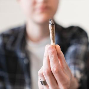 Проучване разкрива два гена, които може да влияят на интереса към употребата на канабис