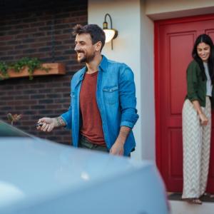 Виц: Скъпи, само се върни жив