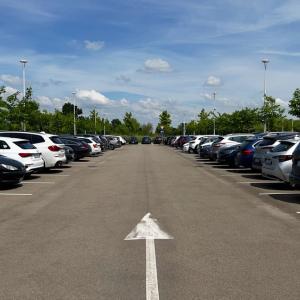 Виц: Празно място за паркиране