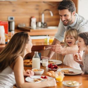 Пропускането на закуската увеличава риска от счупвания на костите