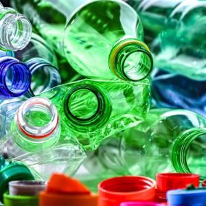 Създадоха лекарство за Паркинсон от пластмасови бутилки