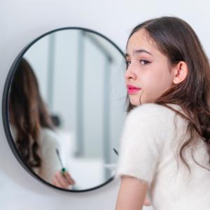 Научете тийнейджърката да обича себе си 