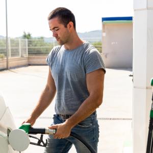 Детето пита: Защо сипваме гориво в колата 