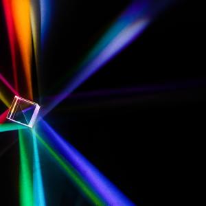 Тъмнината може да се движи по-бързо от светлината, без да нарушава относителността