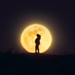 Луната и раждането: ето как влияе!