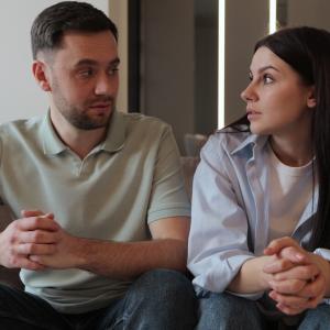 Виц: Янко, обиждаш ме ама не мога да разбера точно как