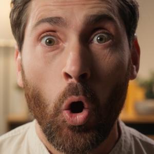 Виц: Тъщата заварва зетя в леглото с непозната красавица