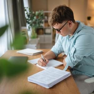 Виц: Дневник на типичния студент