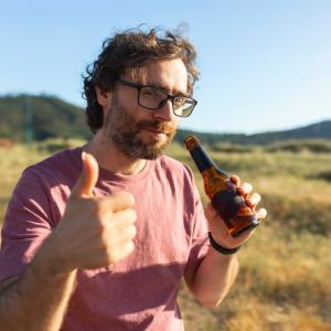 Виц: Алкохолът е най-големия враг на мъжете!