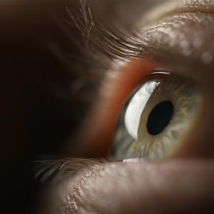 Разработиха устройство за проследяване на движението на очите, задвижвано от мигането