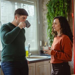 Виц: Семеен разговор във Враца