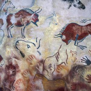 Повечето отпечатъци в пещерите с праисторически рисунки са от дамски ръце