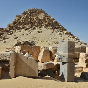 Археолози откриха неизвестни досега помещения в пирамидата на древноегипетския фараон Сахура в Абу Сир