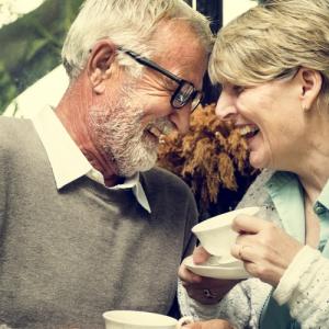 По-възрастните хора са по-щастливи